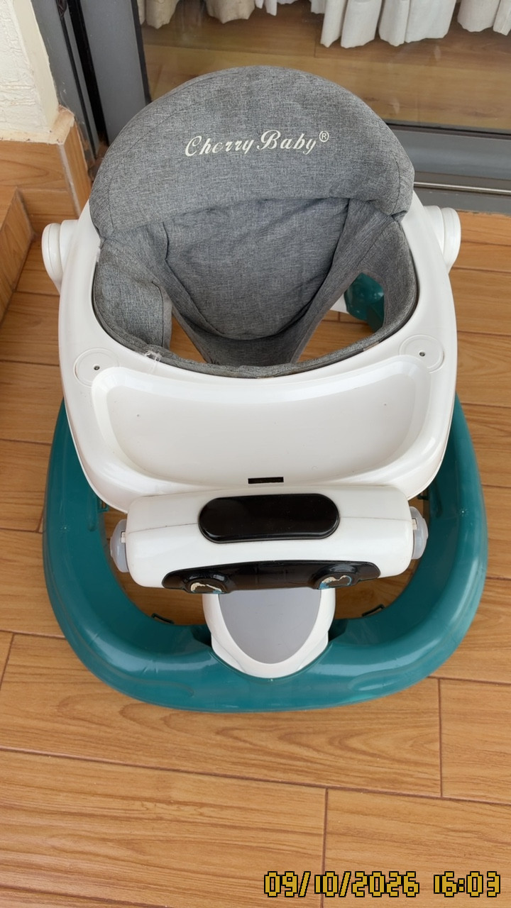 Baby walking chair