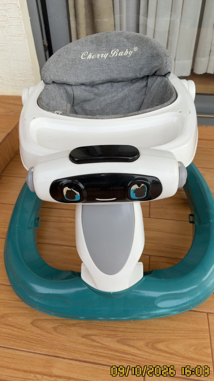 Photo 2 of 4: Baby walking chair