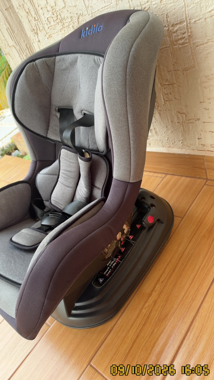 Photo 3 of 4: Baby car seat