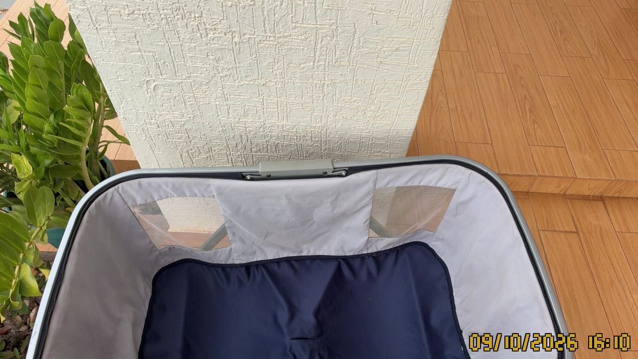 Photo 2 of 4: Baby small/movable bed