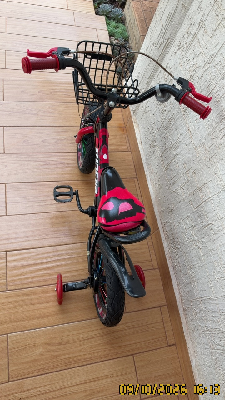 Photo 4 of 4: Kid’s bicycle