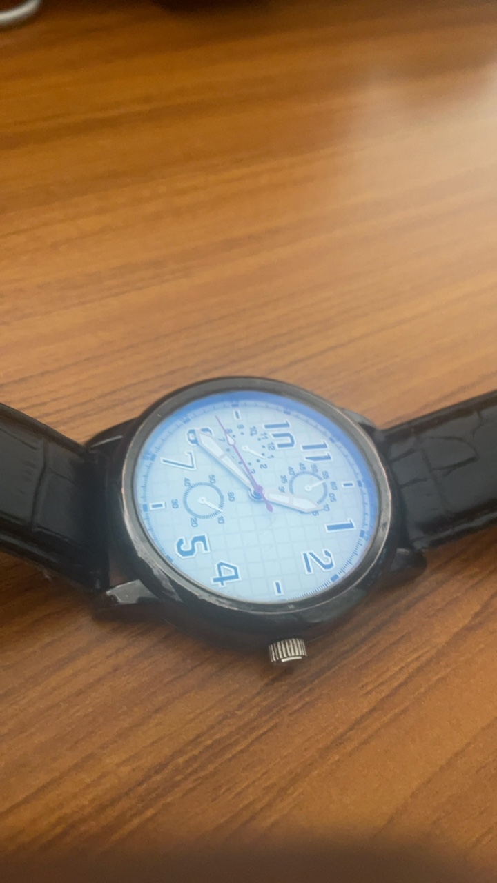 Photo 2 of 3: Lorex watch